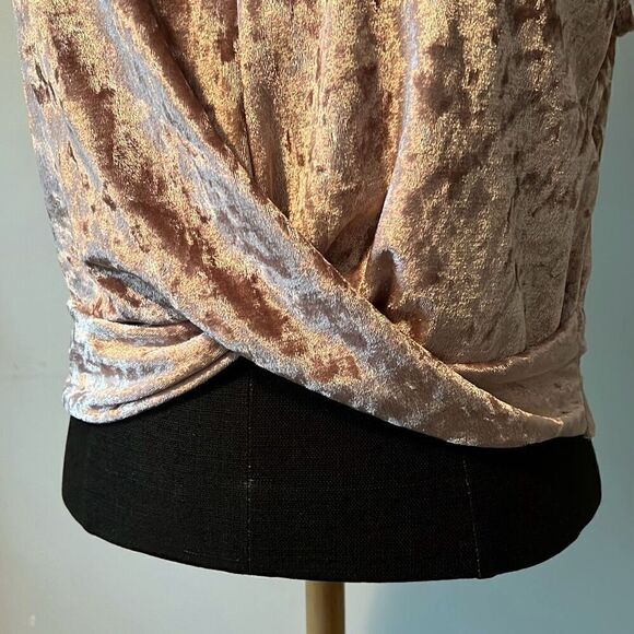 NWT Guess Women's Prism Pink Carrie Crush Velvet Twist Tie Crop Top - Picture 5 of 8